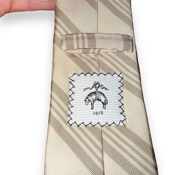 NWT Brooks Brothers Black Fleece by Thom Brown Gold Stripe Tie - Picture 3 of 6